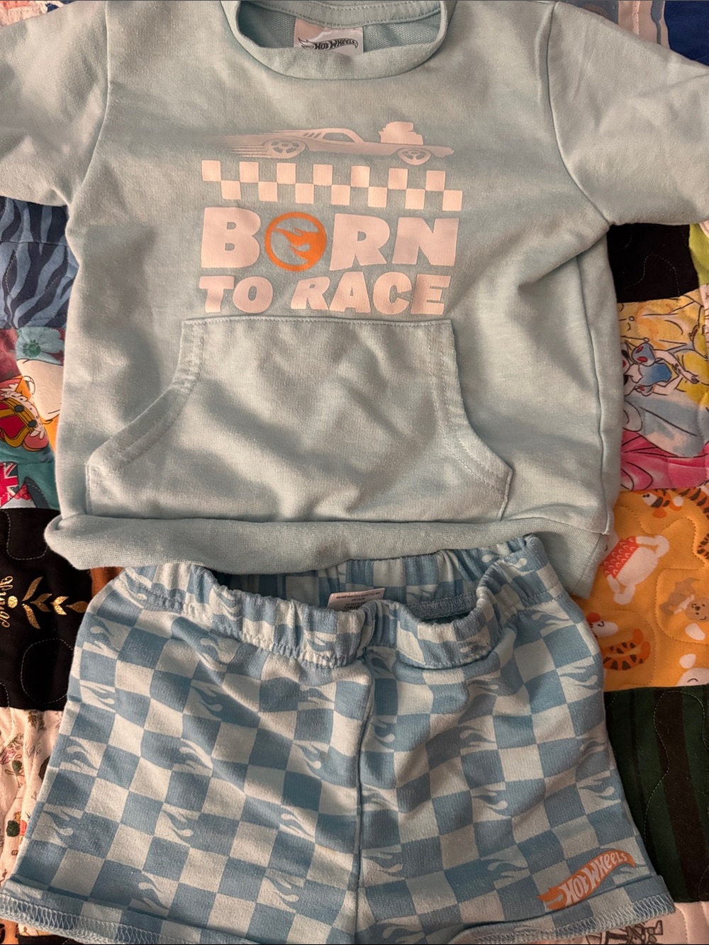 Hot wheels boys 2 piece set EUC 4T